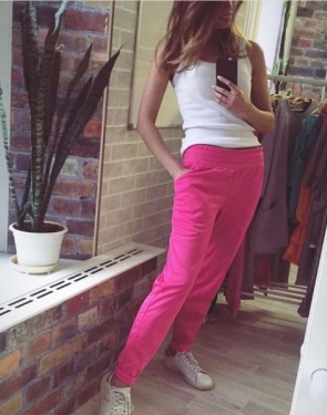 Стильные спортивные штаны женские / Ярко-розовый